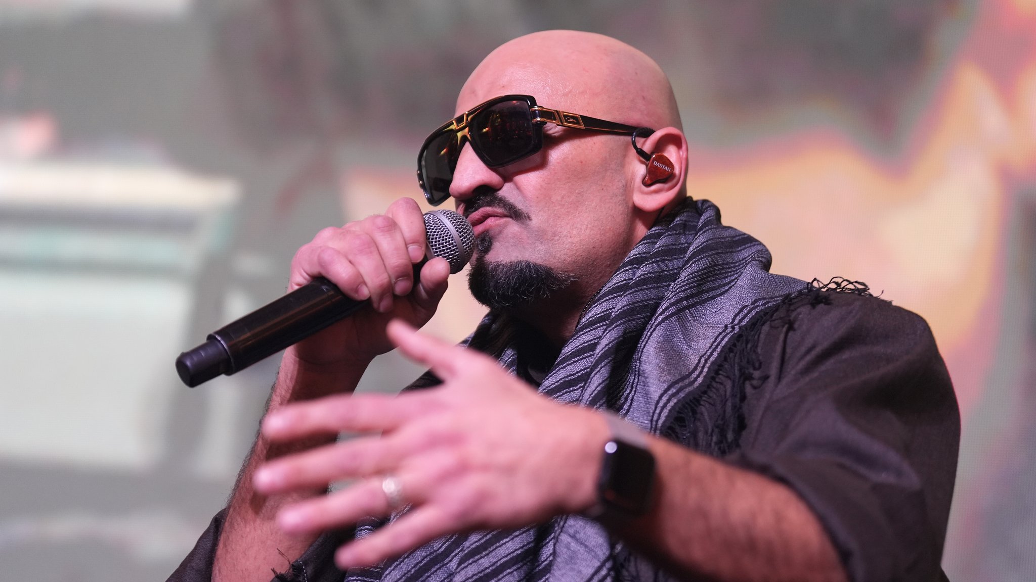 Der Rapper Xatar während eines Auftritts