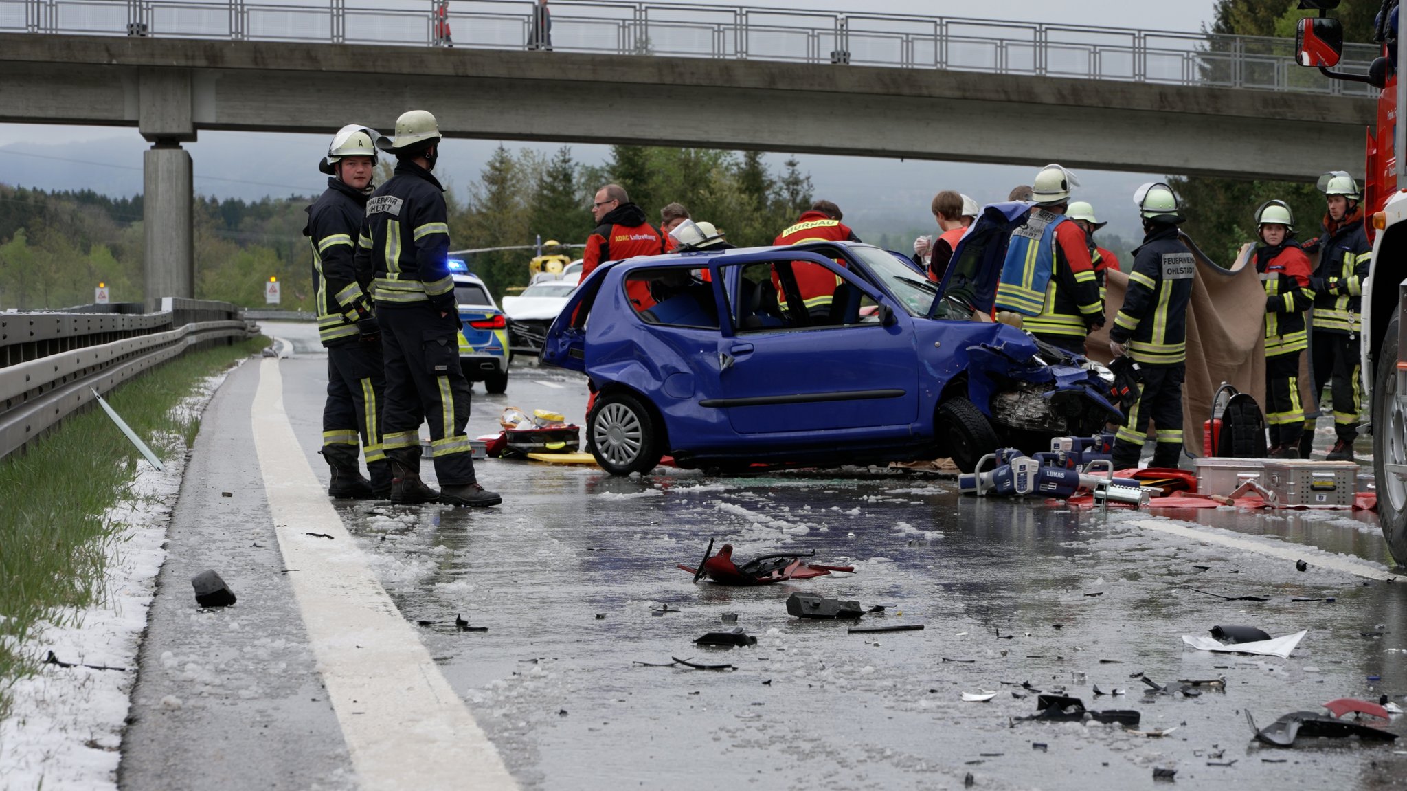 Massenkarambolage auf A95: Ein Toter und mehrere Verletzte