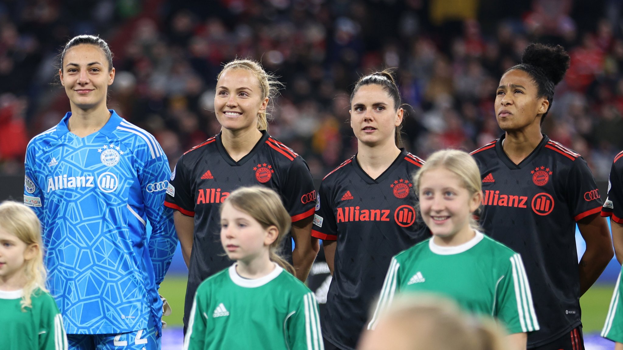 Saisonstart in der Arena: FC-Bayern-Frauen bekommen große Bühne