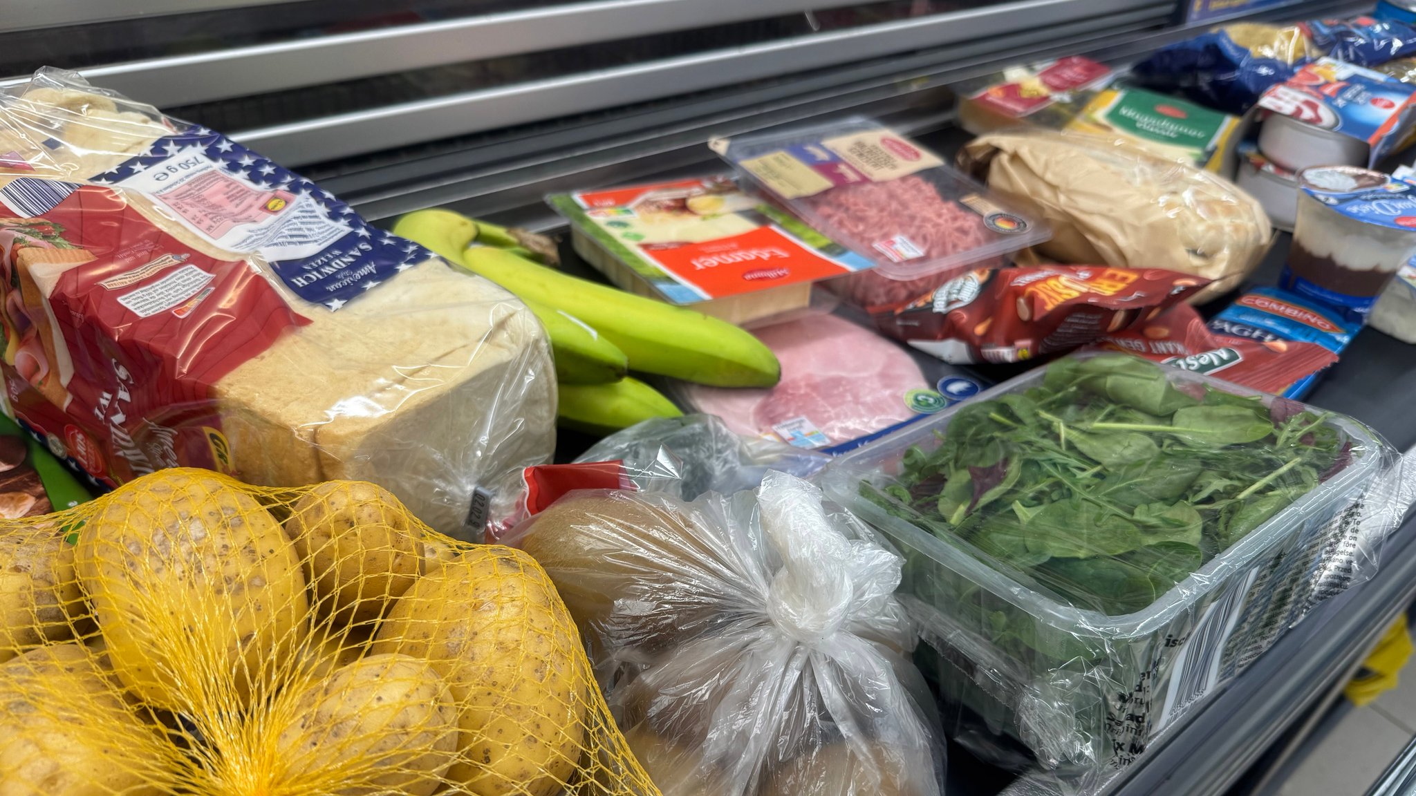 Lebensmittel deutlich teurer – Tanken und Heizen günstiger